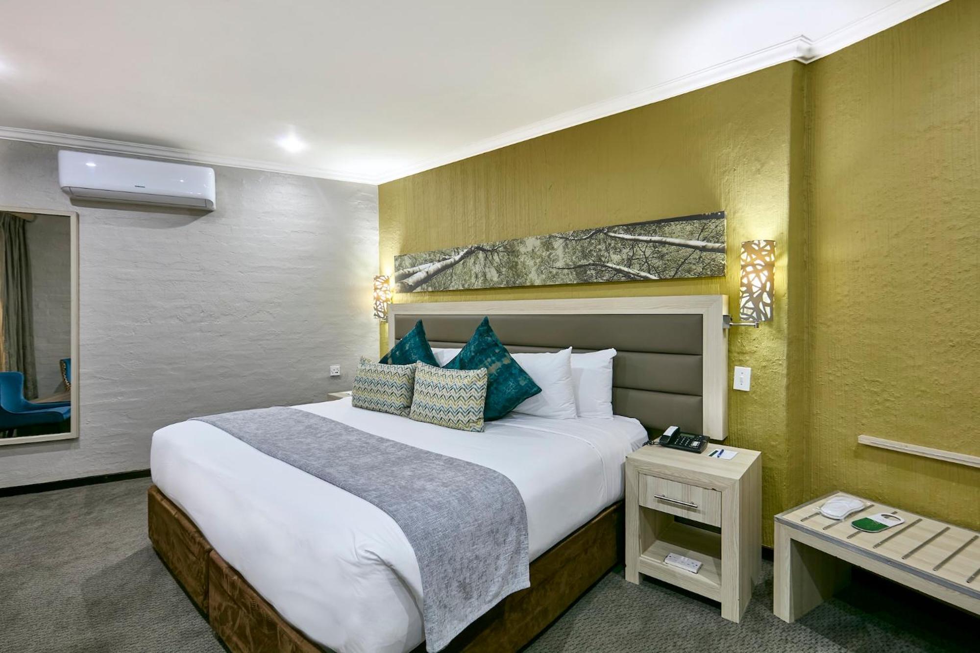 Cresta Marang Gardens Hotel Francistown Bagian luar foto