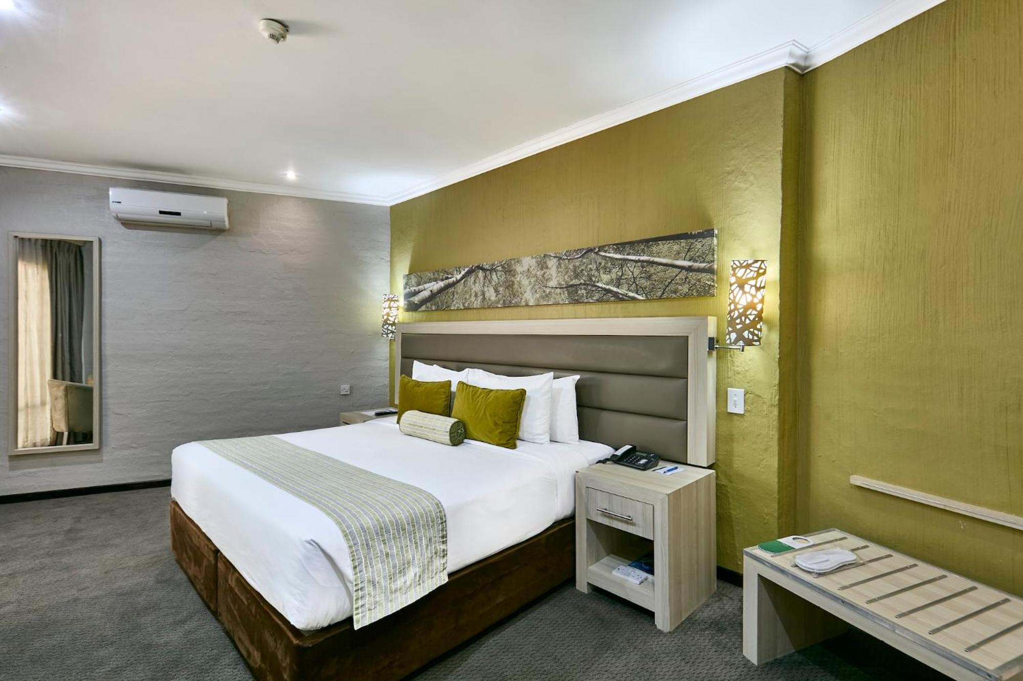 Cresta Marang Gardens Hotel Francistown Bagian luar foto