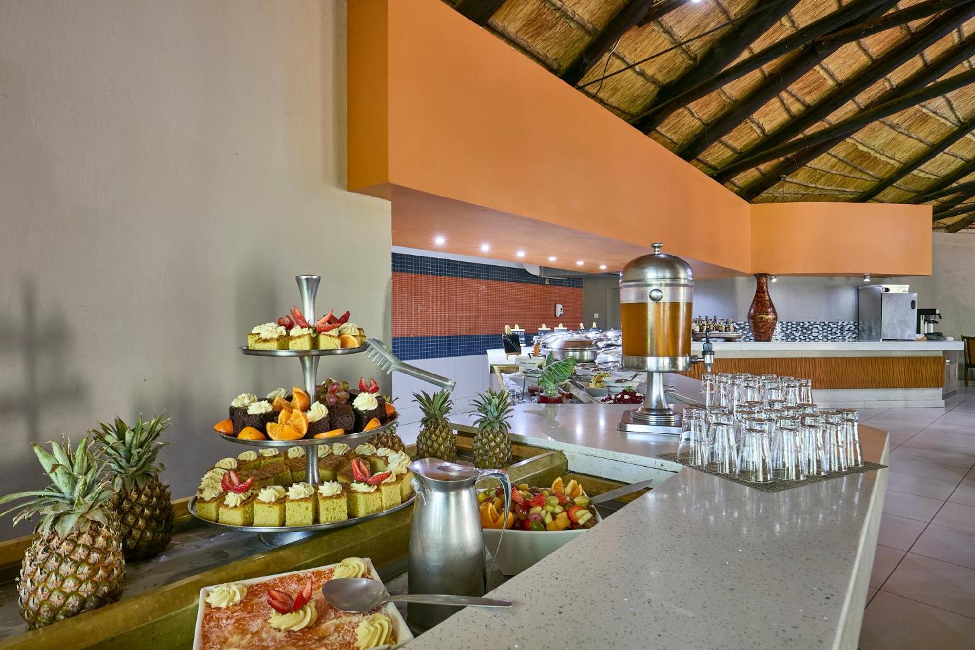 Cresta Marang Gardens Hotel Francistown Bagian luar foto