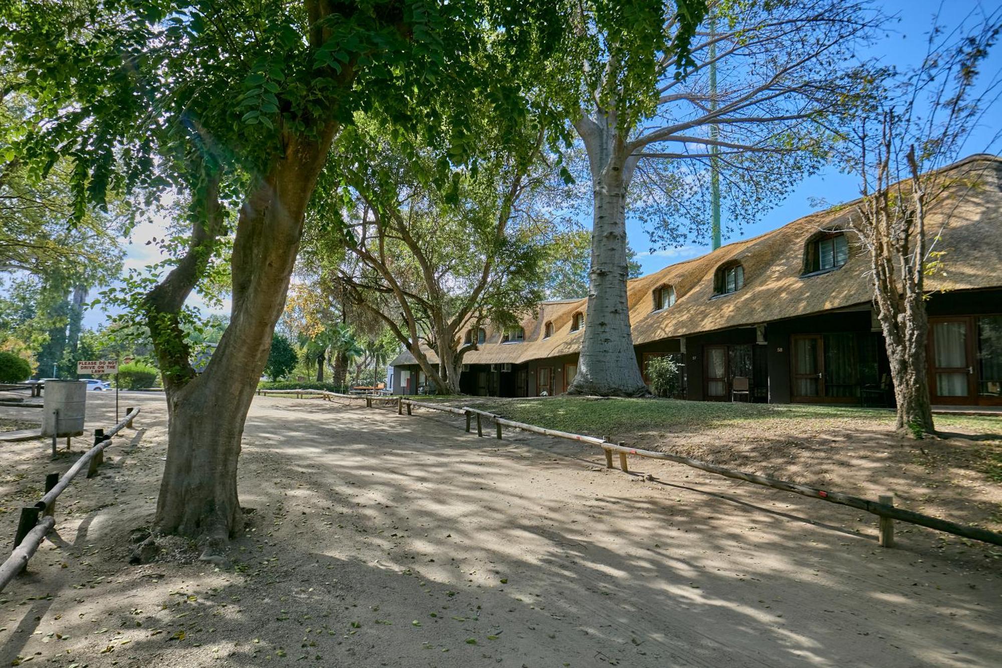 Cresta Marang Gardens Hotel Francistown Bagian luar foto
